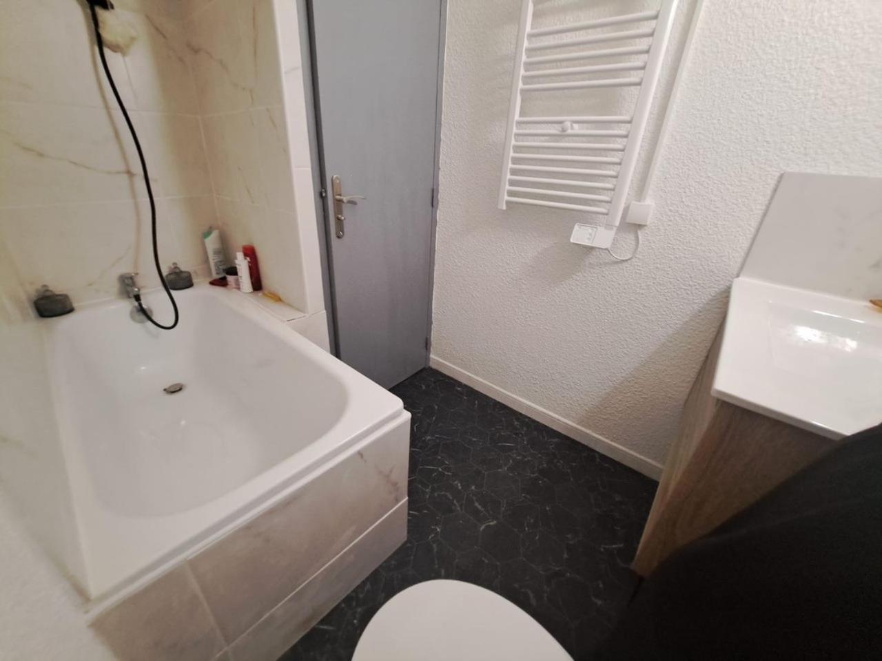 L'Ostal Apartment Каркасон Екстериор снимка
